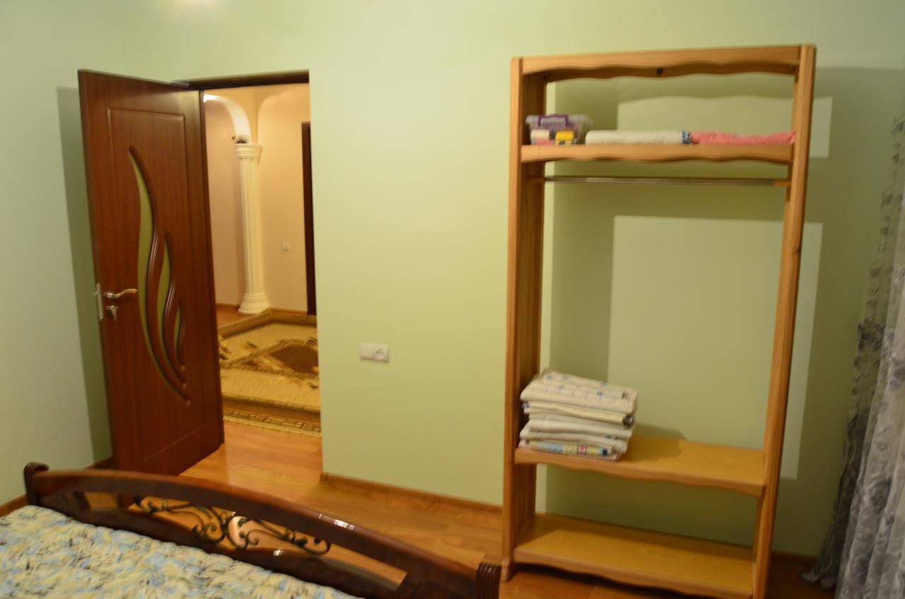 Отели типа «постель и завтрак» Anahit Guesthouse Дилижан-17