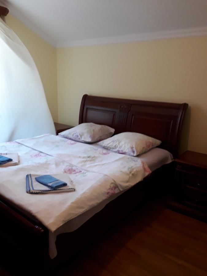 Отели типа «постель и завтрак» Anahit Guesthouse Дилижан-6