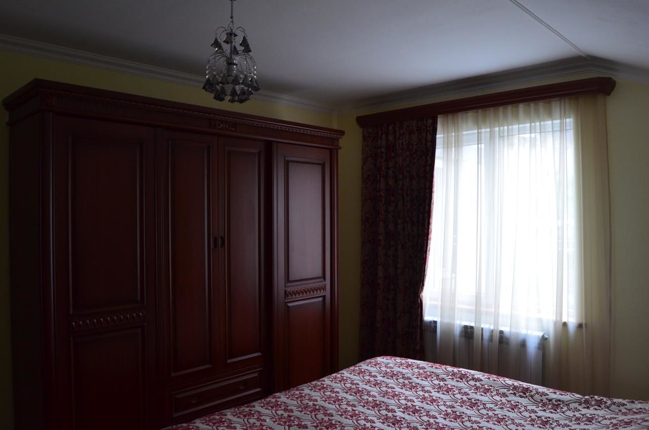 Отели типа «постель и завтрак» Anahit Guesthouse Дилижан-12